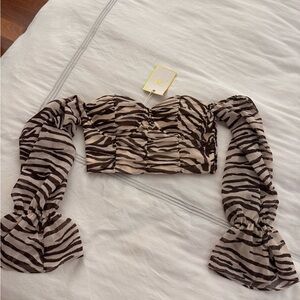 Runaway the label zahara top